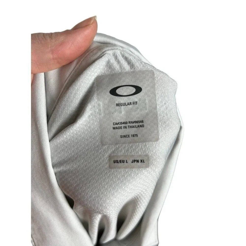 Oakley Gray & White Stripe Polo Size Large Regular Fit Stretch Men’s - Picture 5 of 9